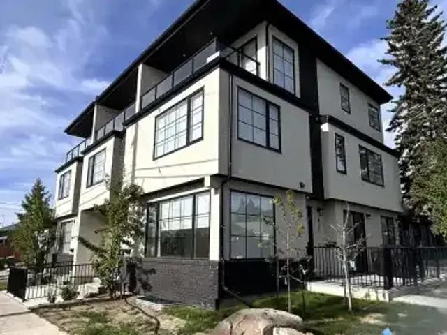 Townhouse for rent in Northwest, Alberta