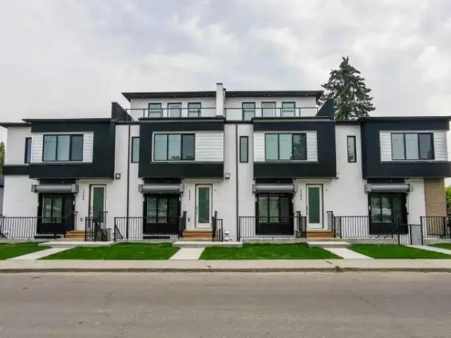 Townhouse for rent in Northwest, Alberta