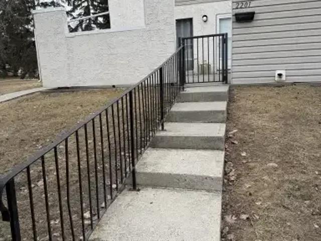 Townhouse for rent in Northwest, Alberta