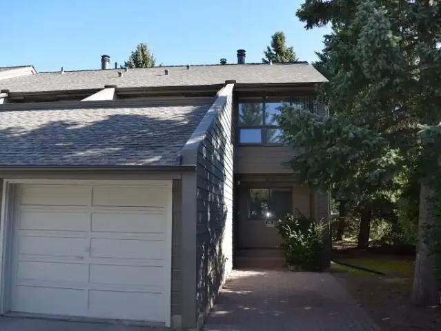 Townhouse for rent in Northwest, Alberta
