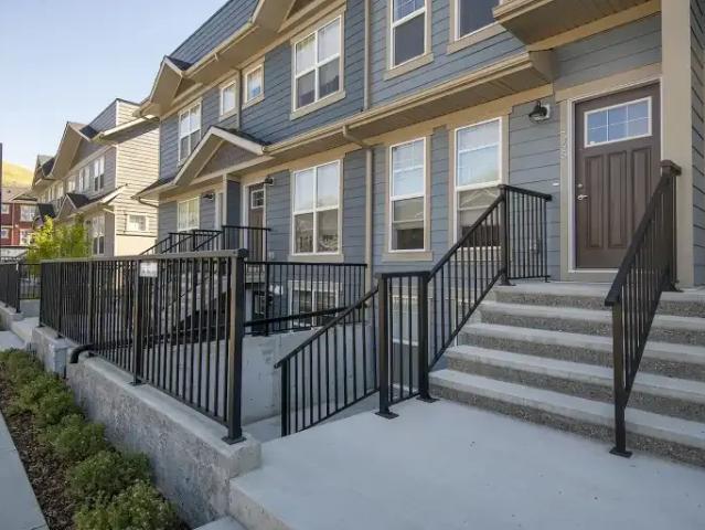 Townhouse for rent in Northwest, Alberta