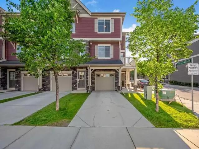 Townhouse for rent in Northwest, Alberta