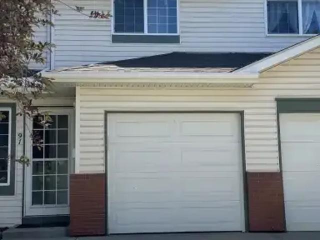 Townhouse for rent in Northwest, Alberta