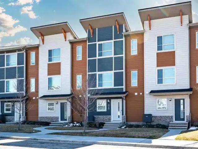 Townhouse for rent in Northwest, Alberta