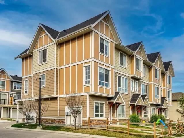 Townhouse for rent in Northwest, Alberta