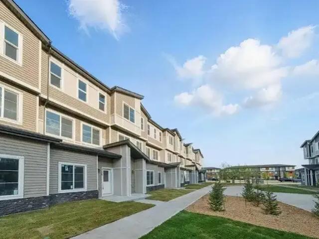 Townhouse for rent in Northwest, Alberta