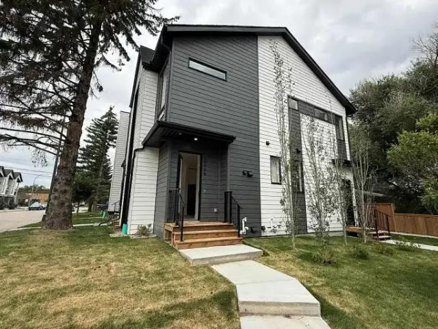 Townhouse for rent in Northwest, Alberta