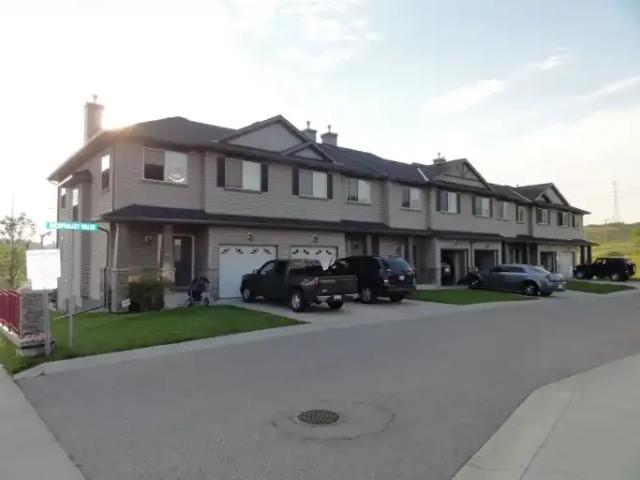 Townhouse for rent in Northwest, Alberta