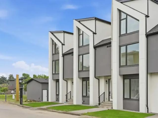 Townhouse for rent in Northwest, Alberta