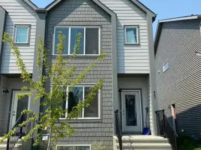 Townhouse for rent in Northwest, Alberta