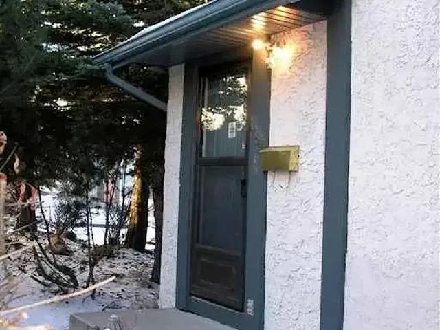 Townhouse for rent in Northwest, Alberta