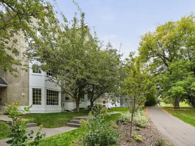 Townhouse for rent in Northwest, Alberta