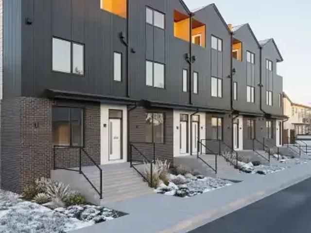 Townhouse for rent in Northwest, Alberta