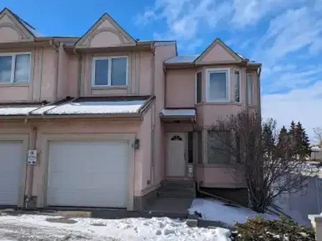 Townhouse for rent in Northwest, Alberta