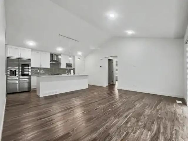 Townhouse for rent in Northwest, Alberta