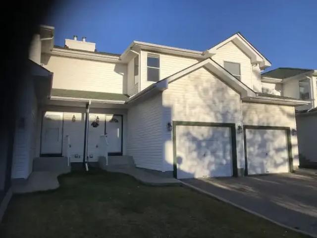Townhouse for rent in Northwest, Alberta