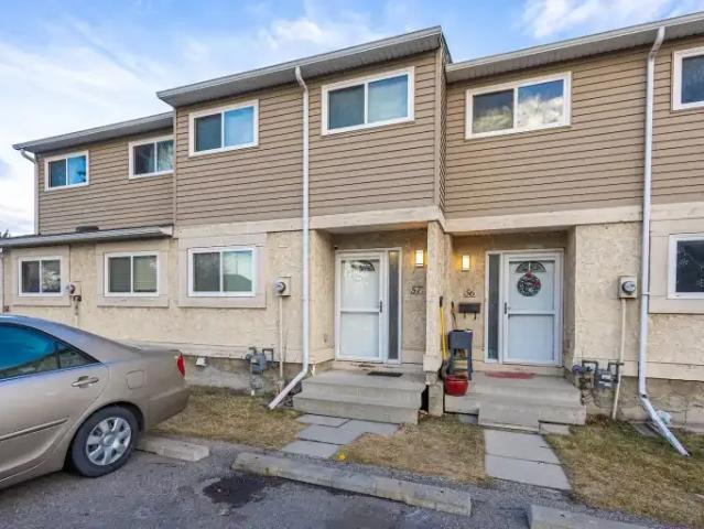 Townhouse for rent in Northwest, Alberta