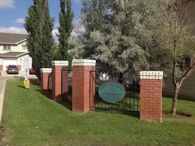 Townhouse for rent in Northwest, Alberta