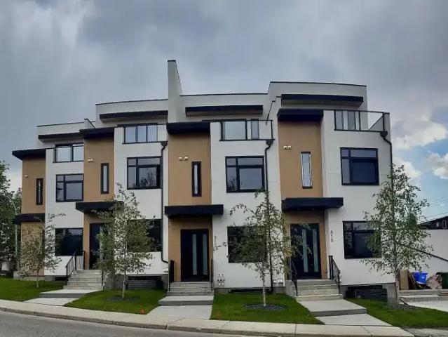 Townhouse for rent in Northwest, Alberta