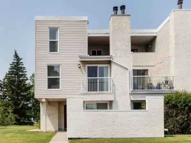 Townhouse for rent in Northwest, Alberta