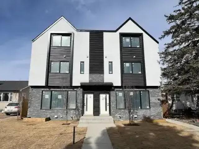 Townhouse for rent in Northwest, Alberta