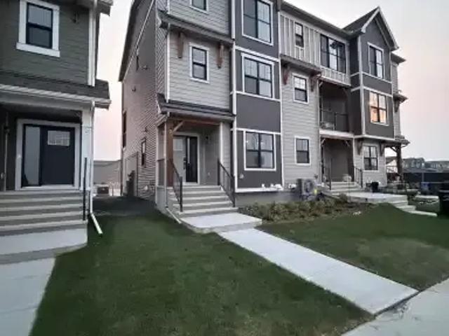 Townhouse for rent in Northwest, Alberta
