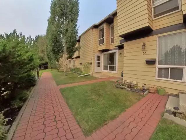 Townhouse for rent in Northwest, Alberta