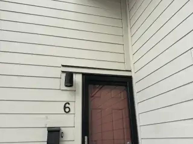Townhouse for rent in Northwest, Alberta