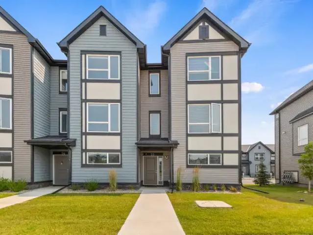 Townhouse for rent in Northwest, Alberta