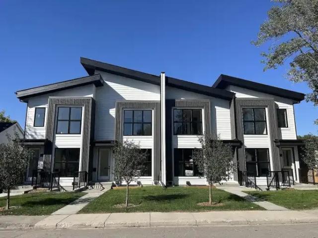 Townhouse for rent in Northwest, Alberta