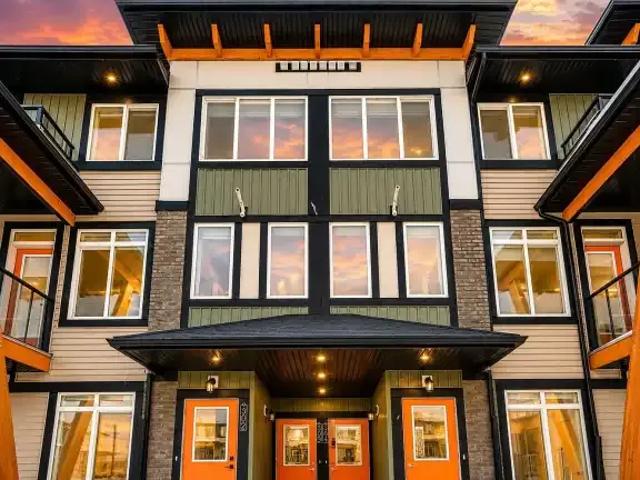 Townhouse for rent in Northwest, Alberta