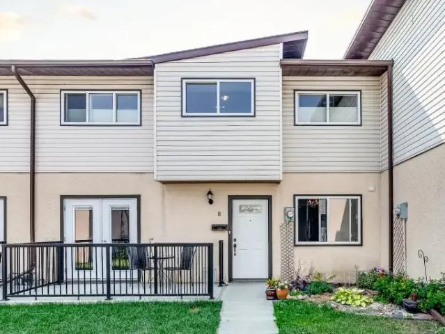 Townhouse for rent in Northwest, Alberta