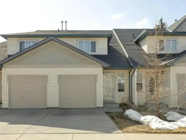 Townhouse for rent in Northwest, Alberta