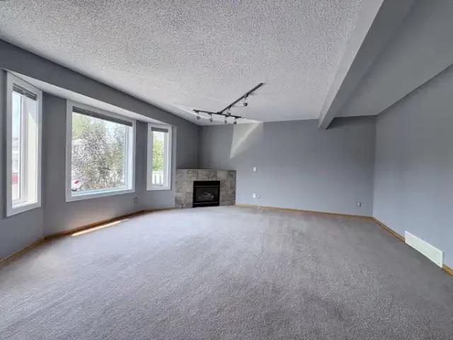 Townhouse for rent in Northwest, Alberta
