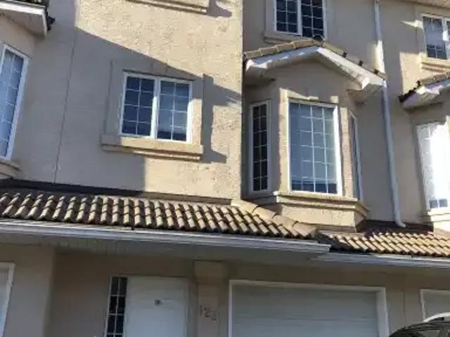 Townhouse for rent in Northwest, Alberta