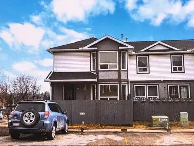 Townhouse for rent in Northwest, Alberta