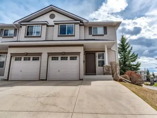 Townhouse for rent in Northwest, Alberta