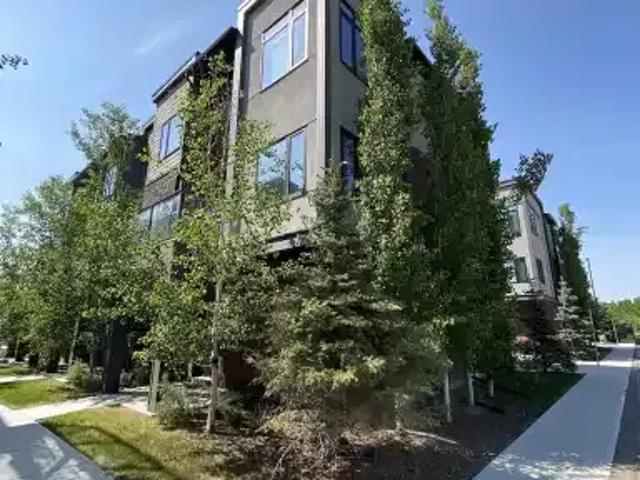 Townhouse for rent in Northwest, Alberta