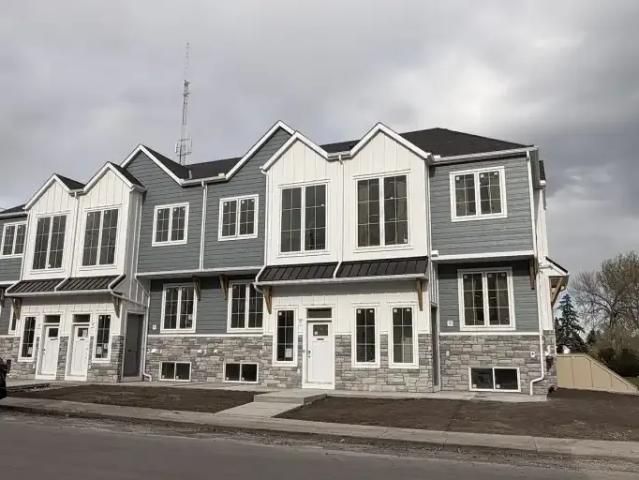 Townhouse for rent in Northwest, Alberta