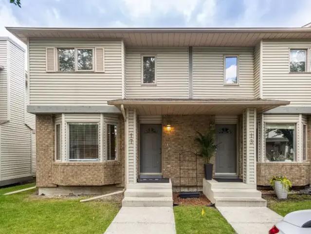 Townhouse for rent in Patterson, Calgary