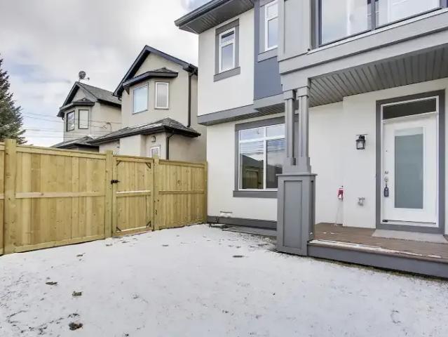Townhouse for rent in Renfrew, Calgary