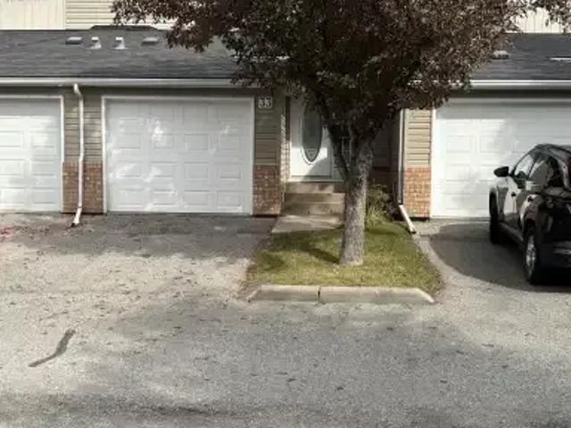 Townhouse for rent in Northwest, Alberta