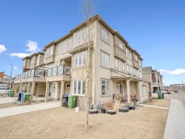 Townhouse for rent in Cityscape, Calgary