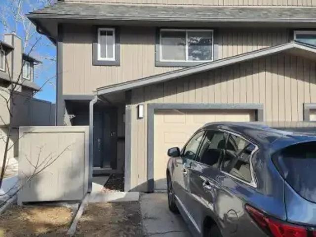 Townhouse for rent in Silver Springs, Calgary
