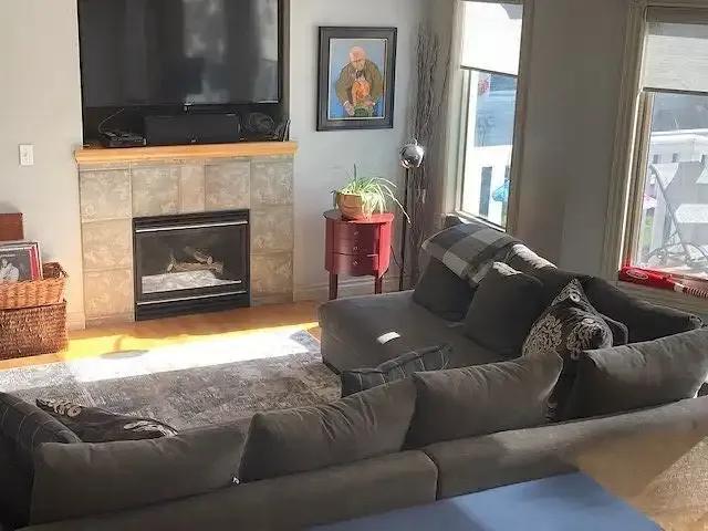 Townhouse for rent in Glenbrook, Calgary