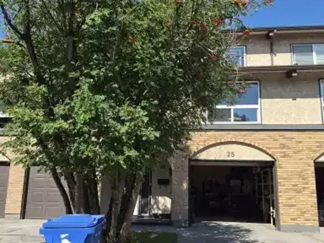 Townhouse for rent in Canyon Meadows, Calgary