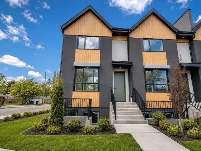 Townhouse for rent in Bowness, Calgary