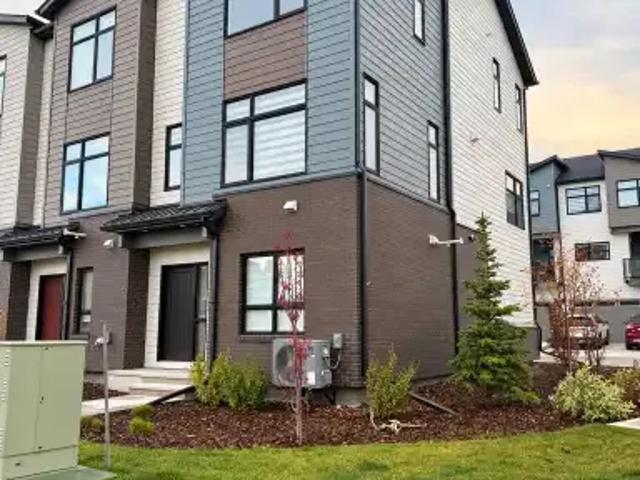 Townhouse for rent in Mahogany, Calgary