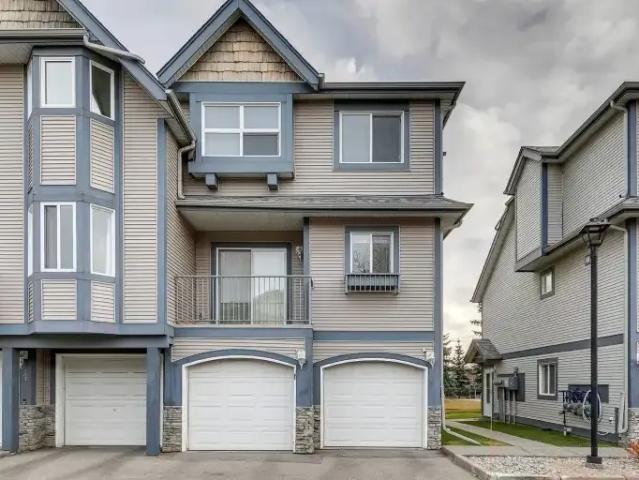 Townhouse for rent in Evergreen, Calgary