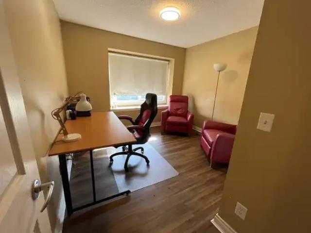 Townhouse for rent in Cedarbrae, Calgary